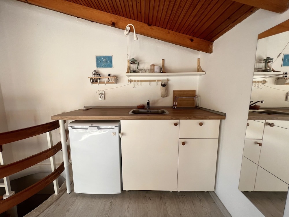 Chic Villa With Terrace and Rooftop in Izmir view 4