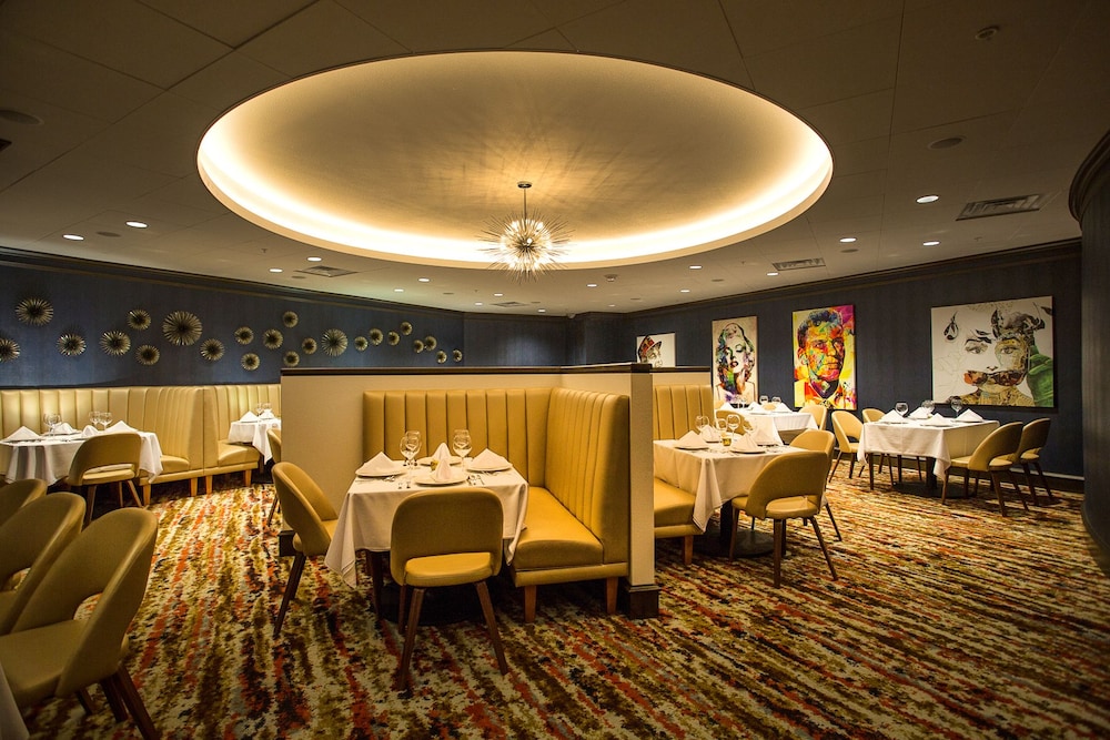 Nacogdoches Vacations - The Fredonia Hotel and Convention Center - Property Image 12