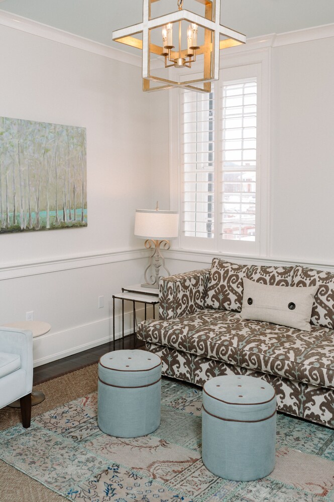 The Georges - Image 5