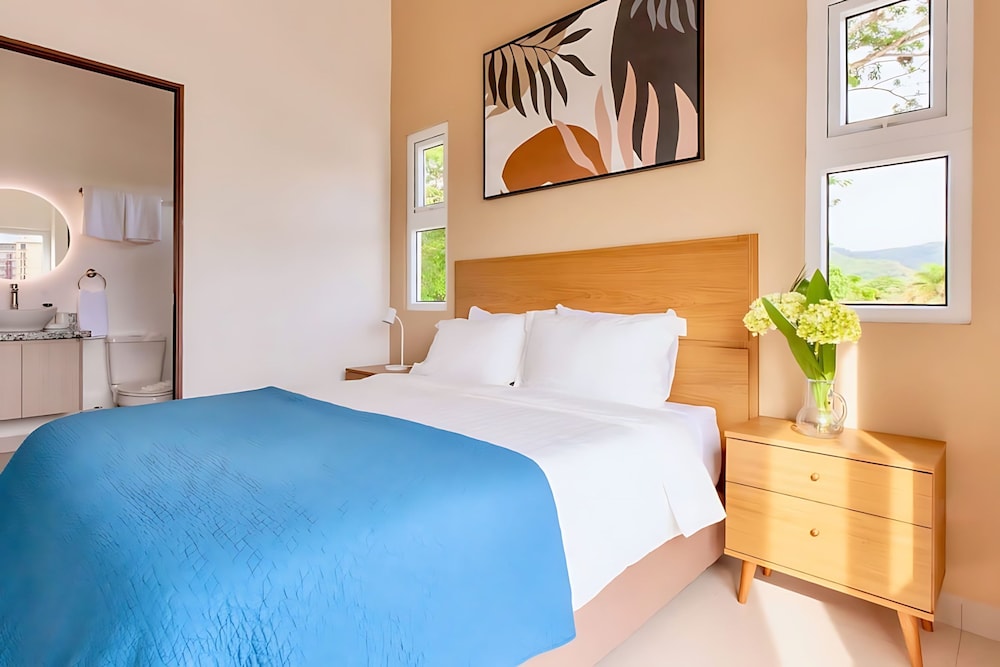 Upstay - Modern Jaco Beach Apartment With Pool