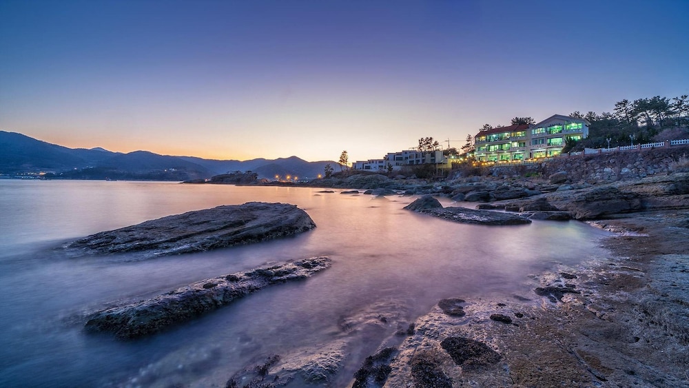 Namhae Opera House Pension