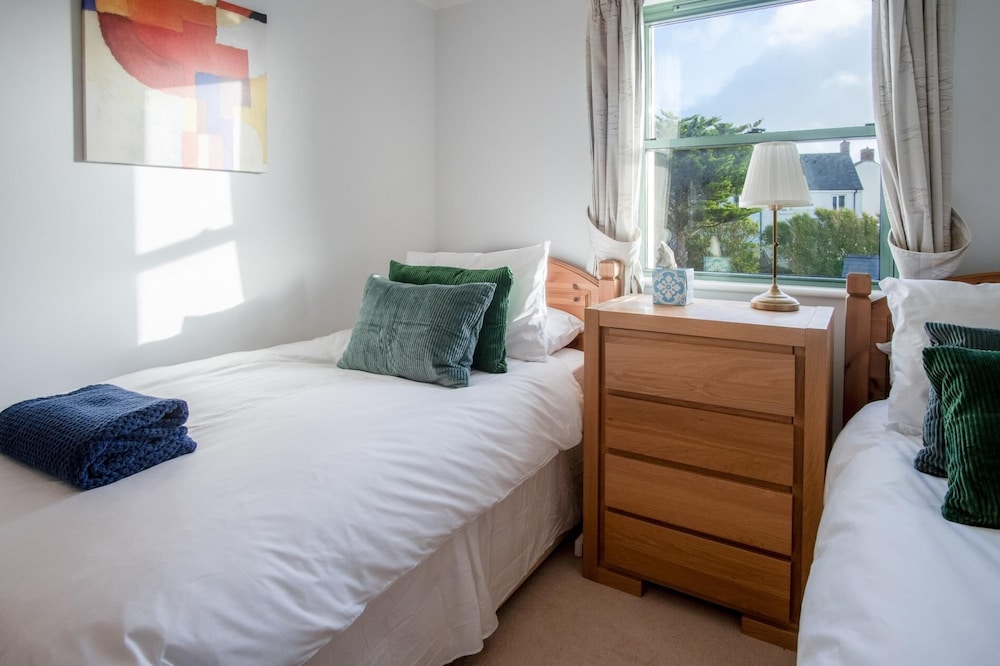 13 St Bride's Bay View - 4 Bedroom - Broad Haven