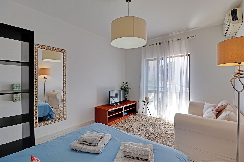 Faro Airport Flat 1 by Homing view 4