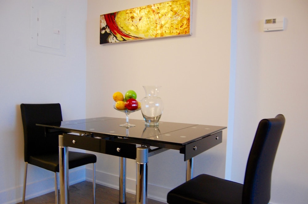 Shops at Don Mills Furnished Apartments - Image 2