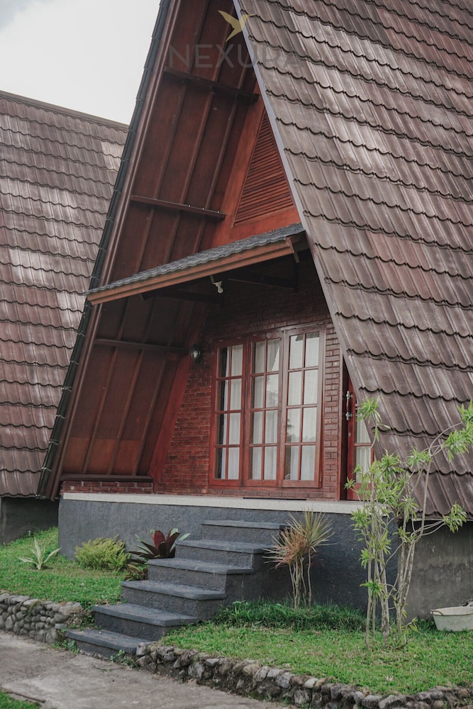 Jambu Klutuk Resort