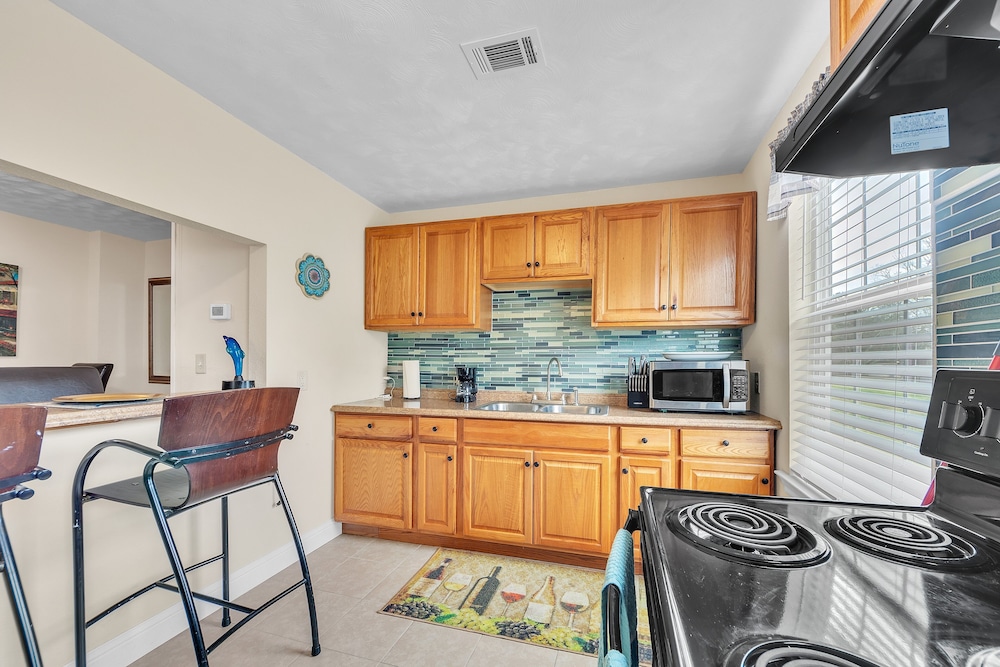 Charming Coastal Retreat In Bay St Louis 3 Bedroom Home
