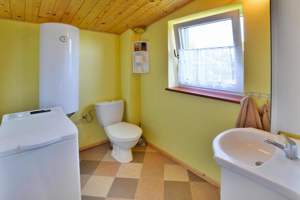 Holiday House With Garden in Dabrowica