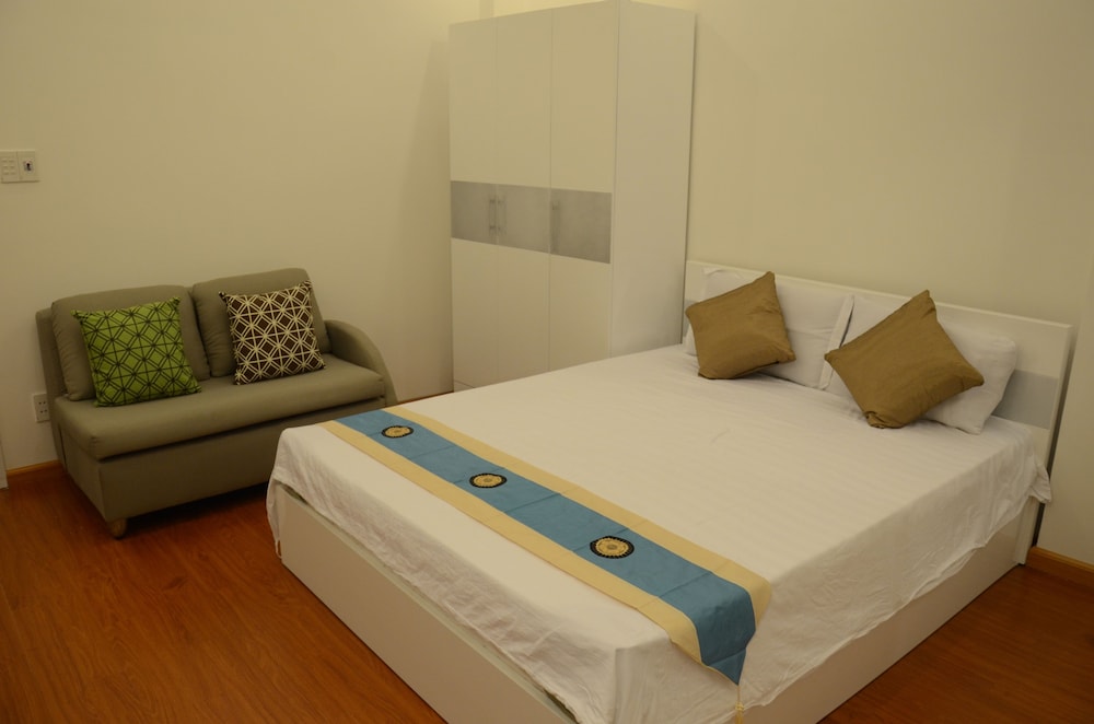 Smiley Apartment 2