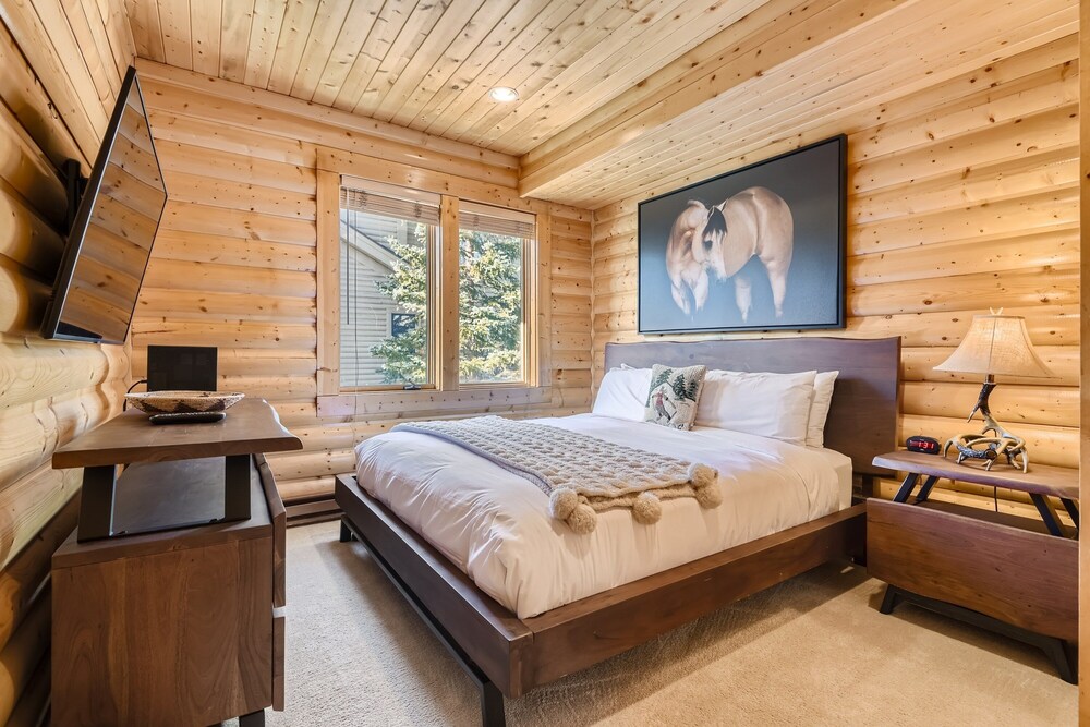 Chaparral Cabin Vibes At Deer Valley! 3 Bedroom Condo by RedAwning view 2
