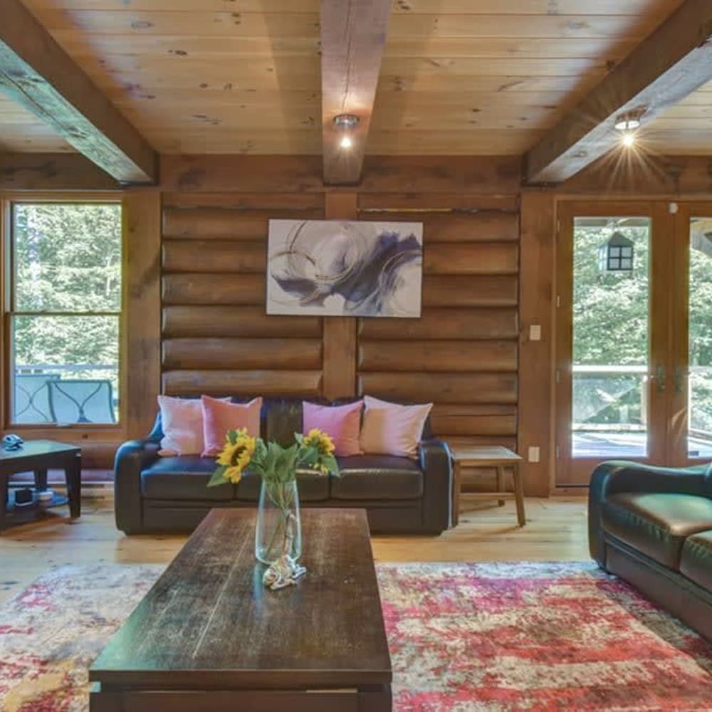 Spacious log Cottage Resort Access Citq 242255