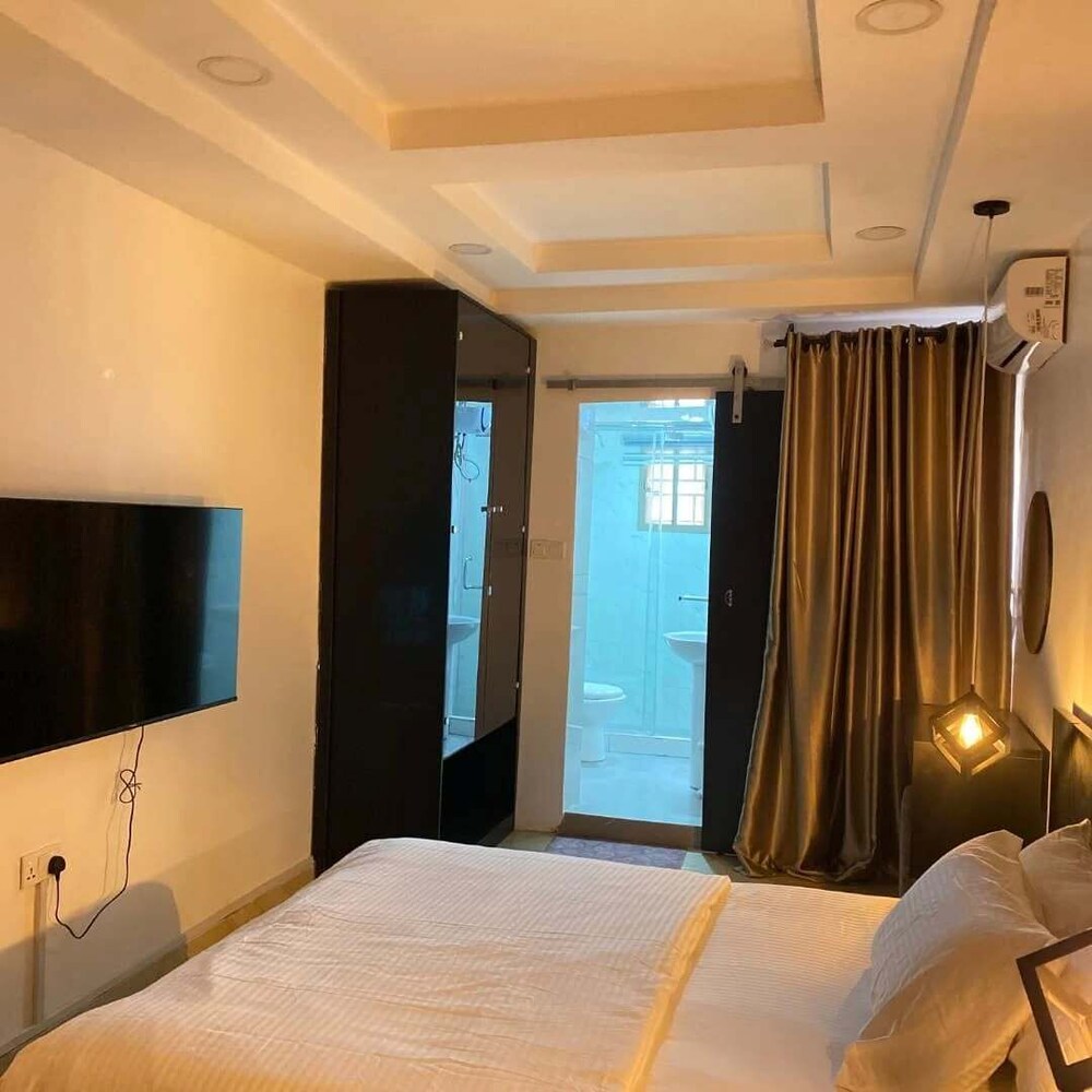 Sterling Shortlet Apartment and Suites