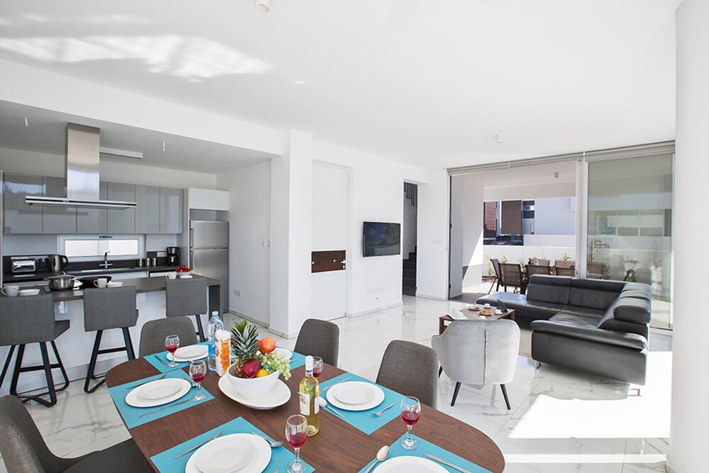 Olivine Waves Villa in Protaras
