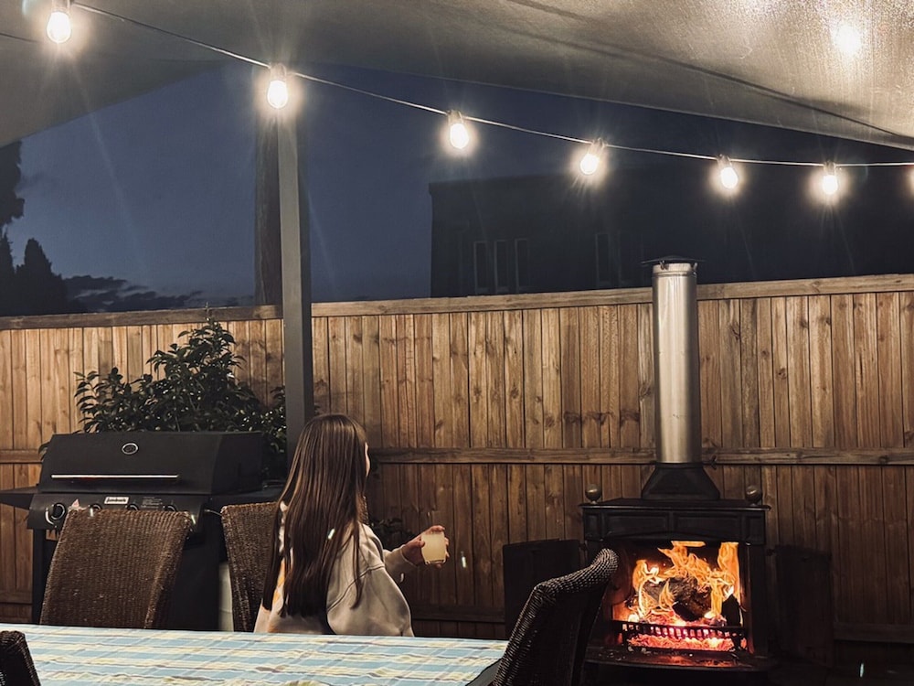 Cosy 3-bed Home With Fireplace & Outdoor BBQ