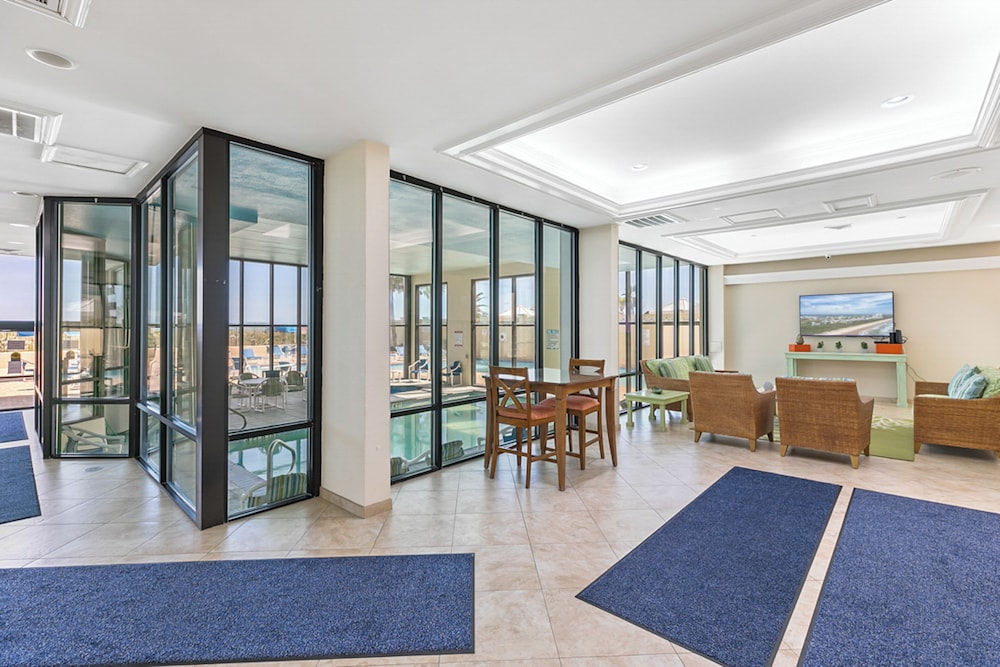 3BR Condo - 10th Floor w/ Amazing View & Amenities