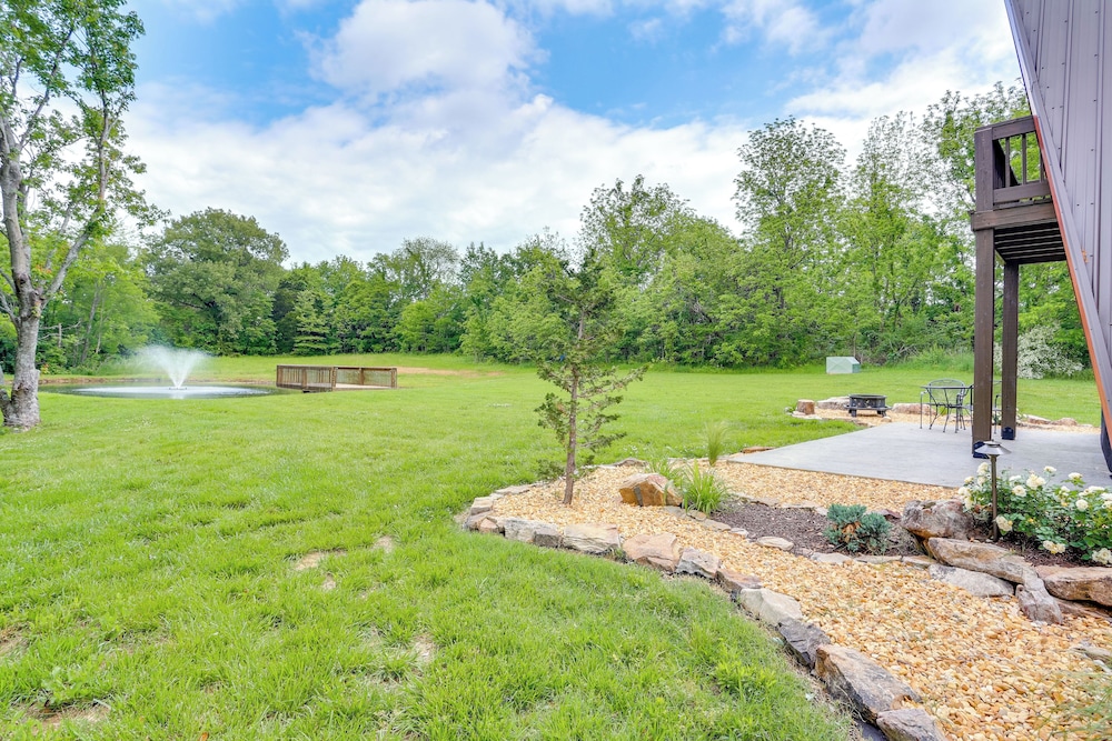 Hot Tub, Fire Pit, Bbq, On-site Pond: Kenton Cabin