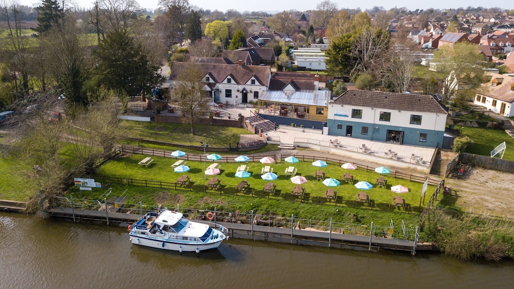 Tewkesbury Vacations - The Fleet - Property Image 3