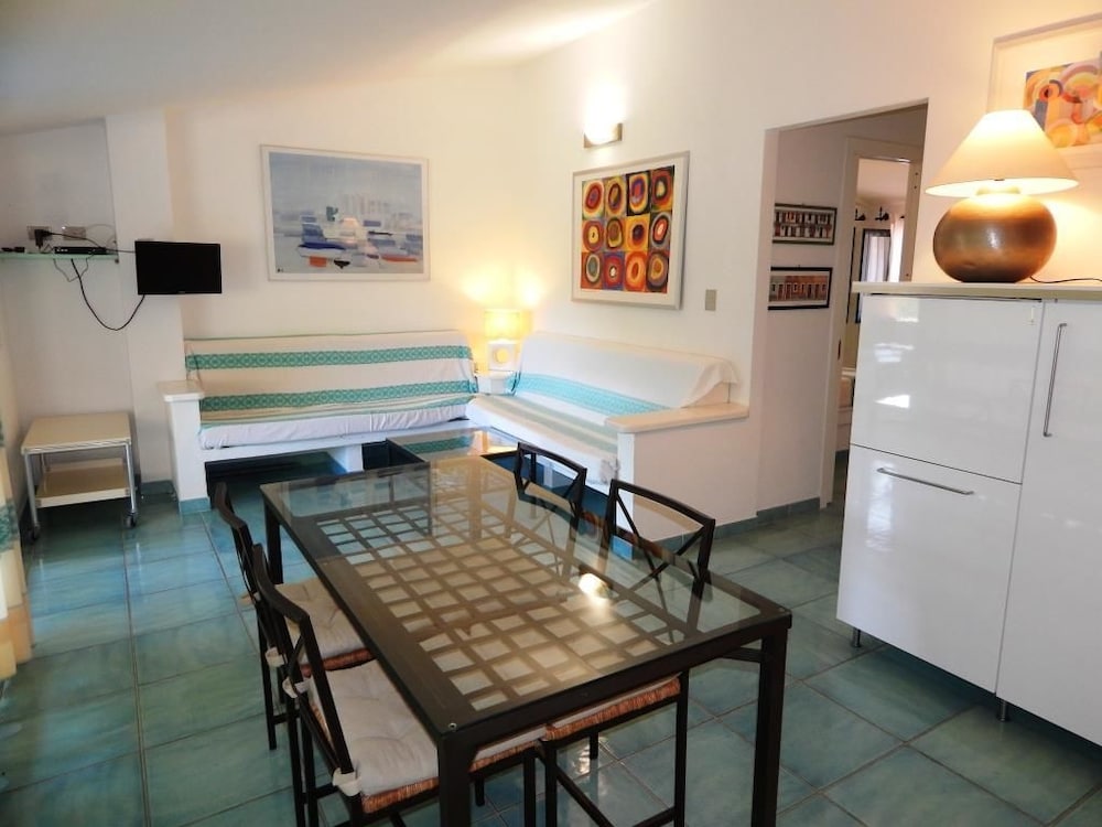 AffittaSardegna - Casa Canoa Apartments