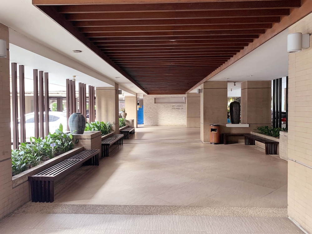 Krongthong Mansion & Hotel