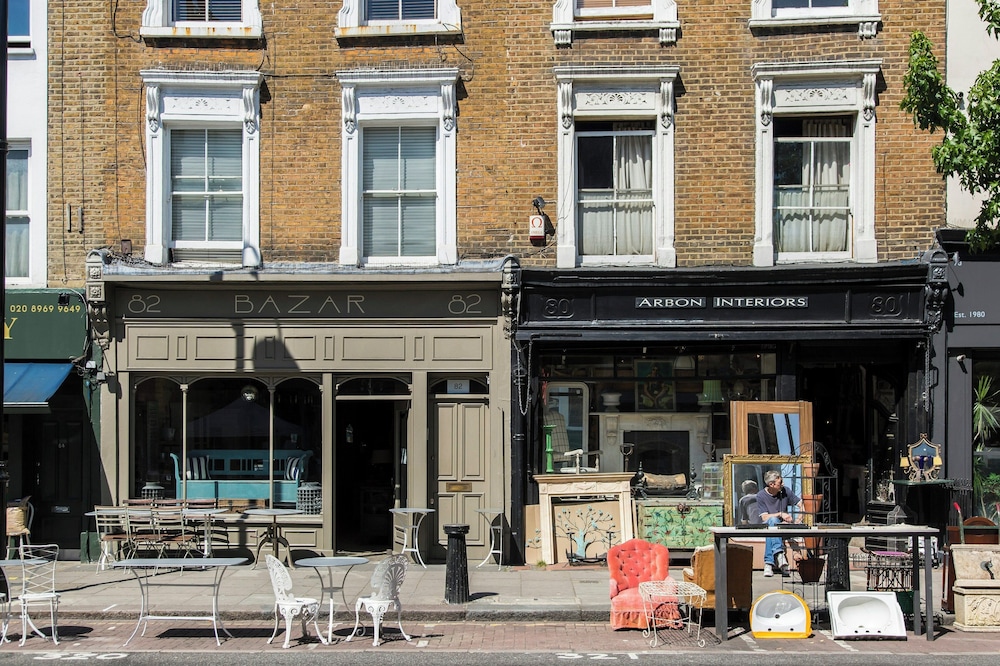 Bassett Road IV by Onefinestay