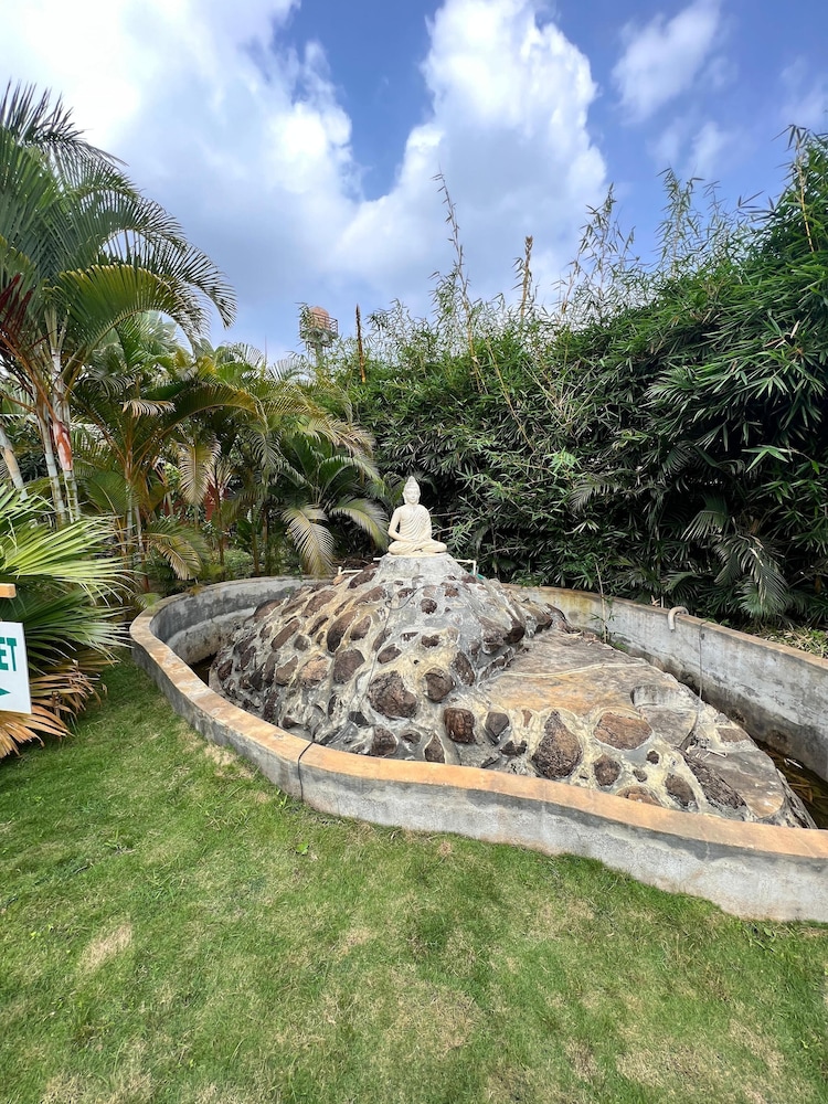 Plumeria Resort