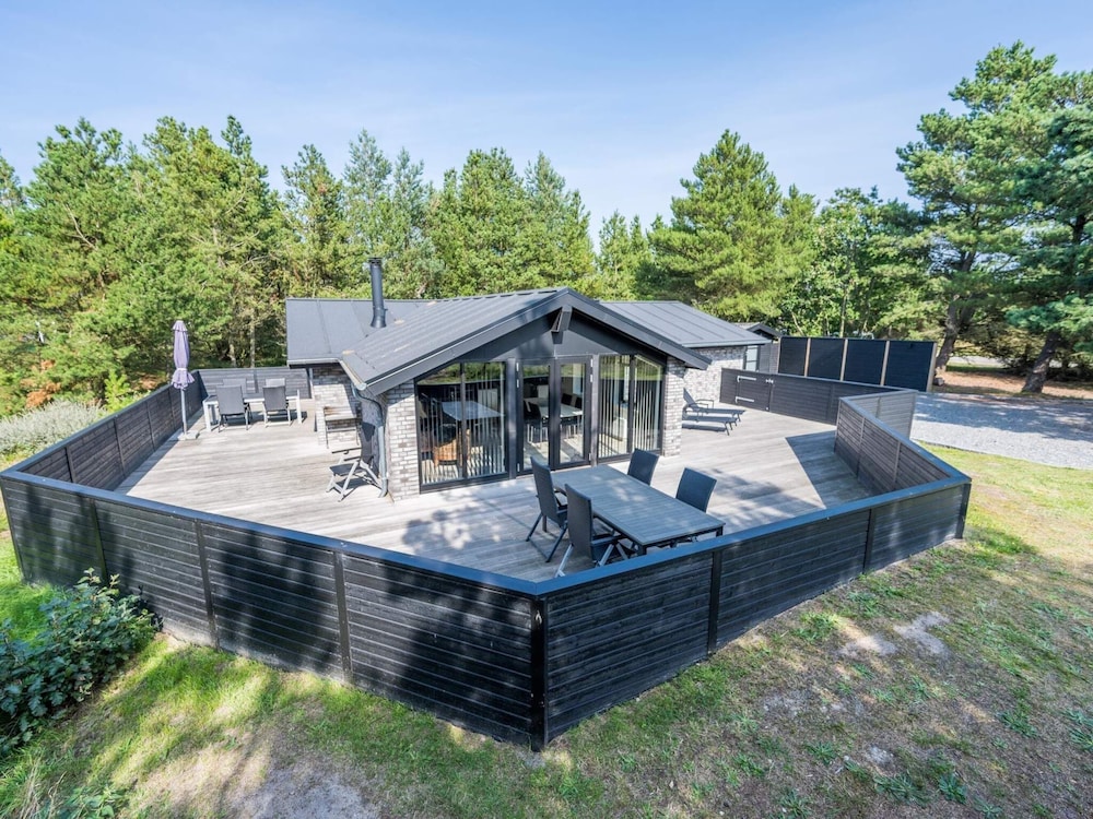 6 Person Holiday Home in Blavand