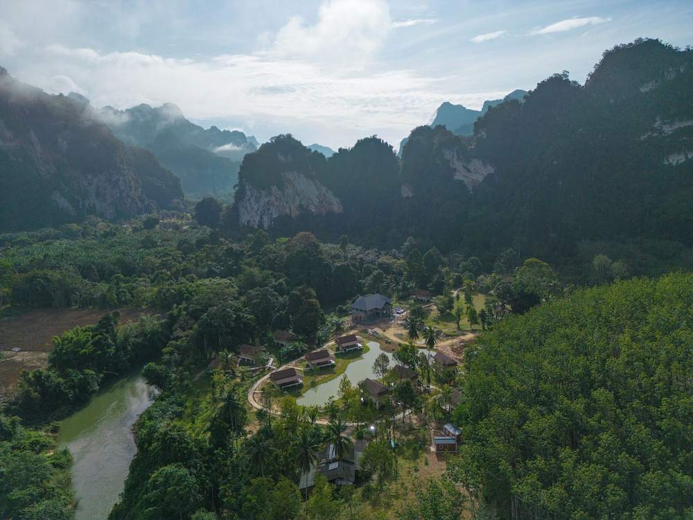 Lost Horizon Resort - Khao Sok