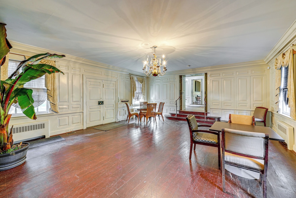 meeting & event spaces