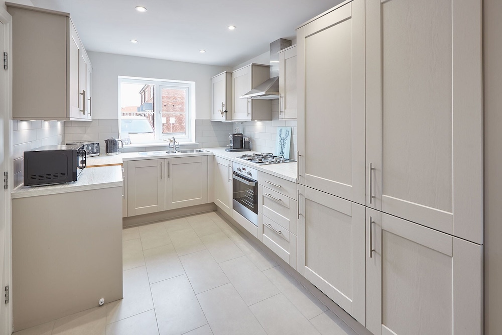 Host Stay Highfield House view 4