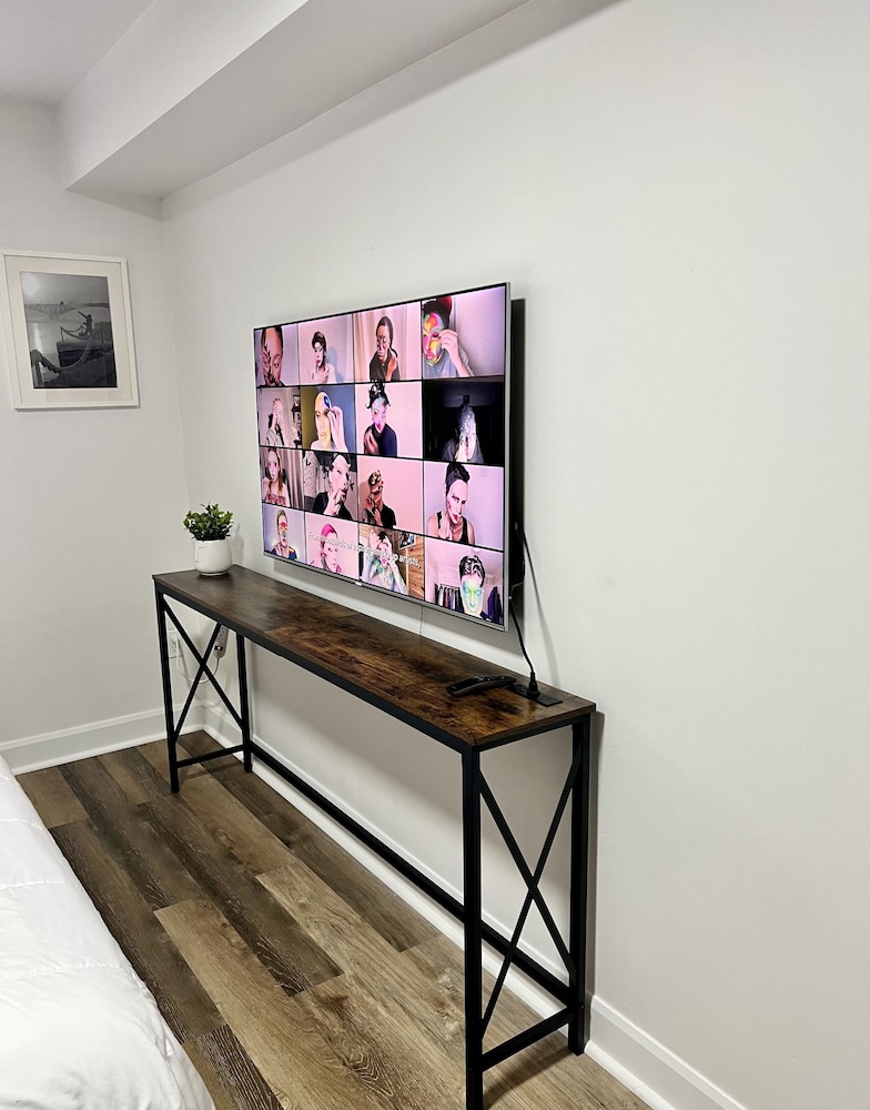 Cheerful and Modern view 4