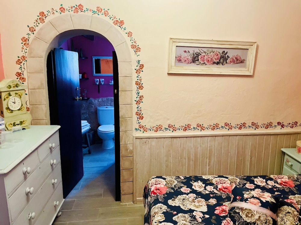 Pinoso/ubeda House With 6 Bedrooms