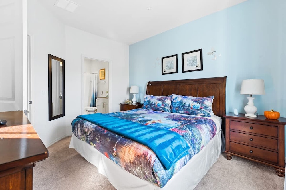 Modern Decor at West Lucaya 4 BR Wl8989