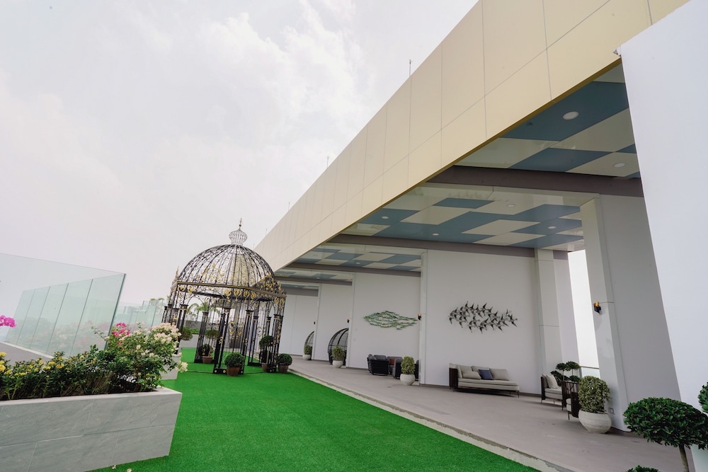 Private Swim Up Pool Apartment on Jomtien Beach Pattaya