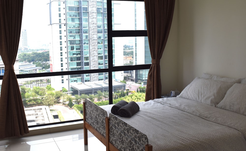 Hyve Studio Suites photo 3