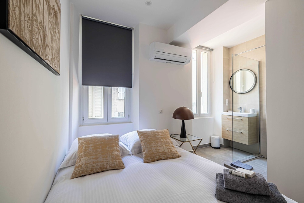 Splendid 90m2 Apartment Coeur de Cannes view 4