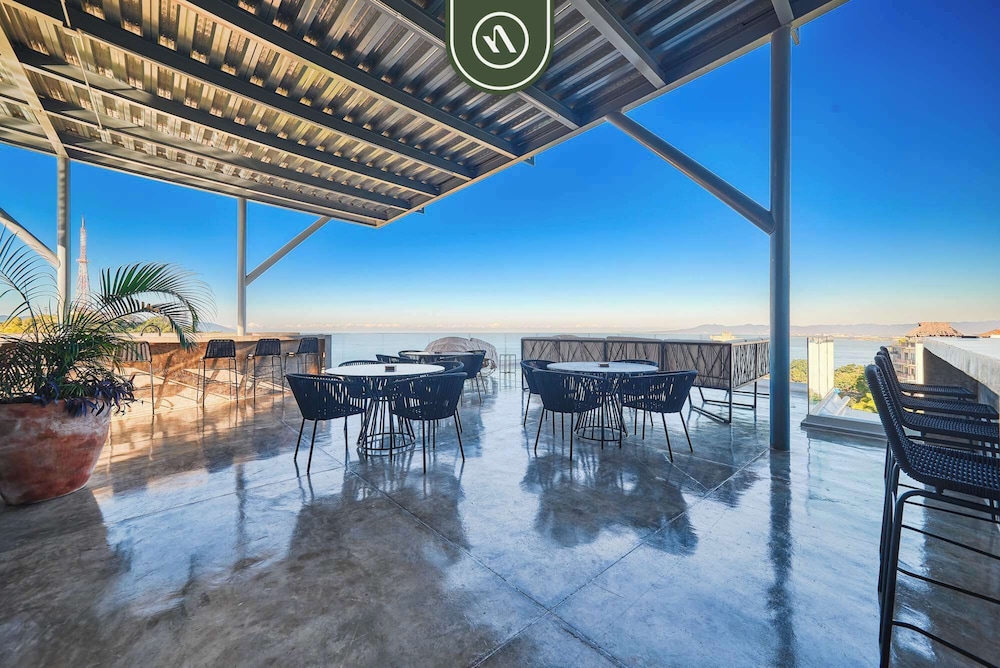 Ecofriendly 2BR Condo - Private Jacuzzi - Rooftop
