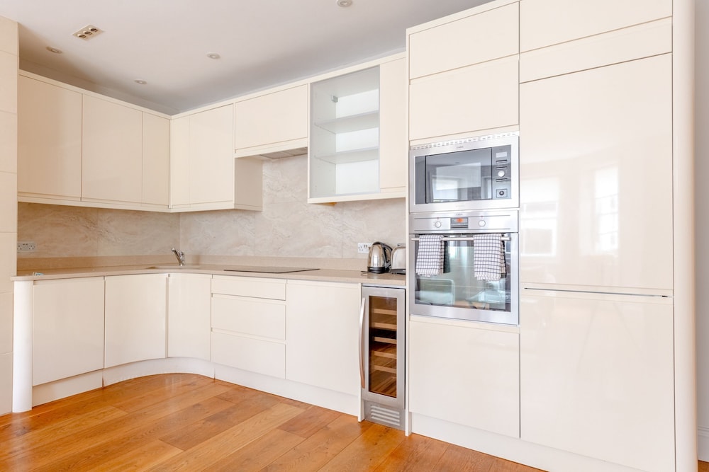 Central 2 Bedroom Flat Near Hyde Park