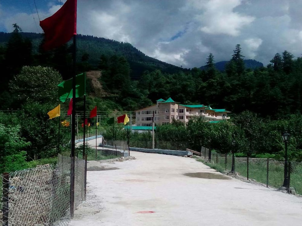 Snow Touch Resort (Shri Nath Group)