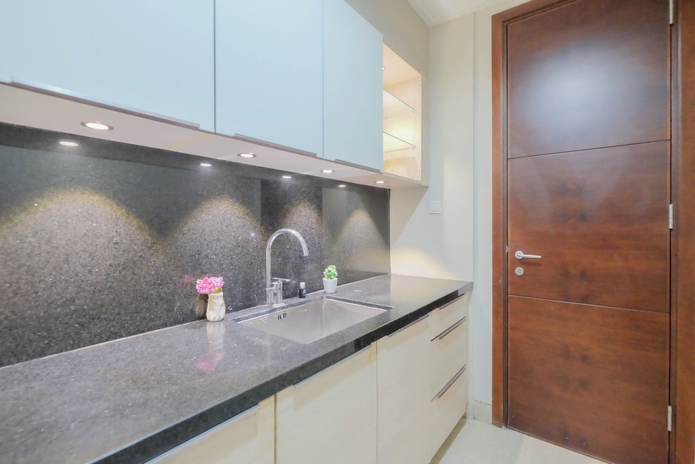 Elegant Earth Tone 3Br At Ciputra World 1 Apartment