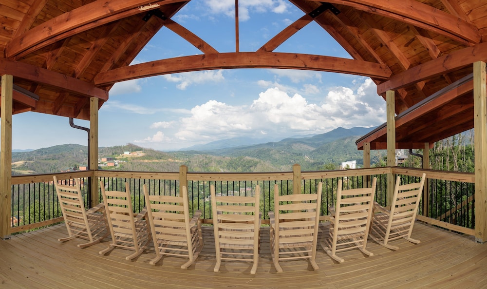 Mansion In The Sky 11 Bedroom Cabin by RedAwning