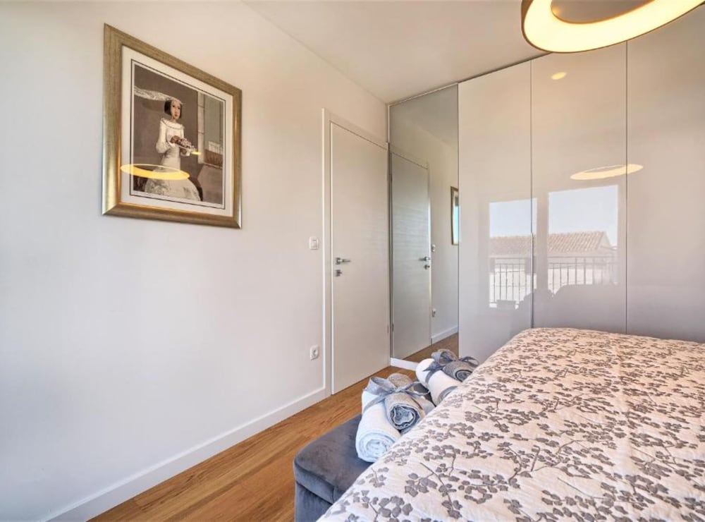 Apartment Aniva - 50 m From the sea