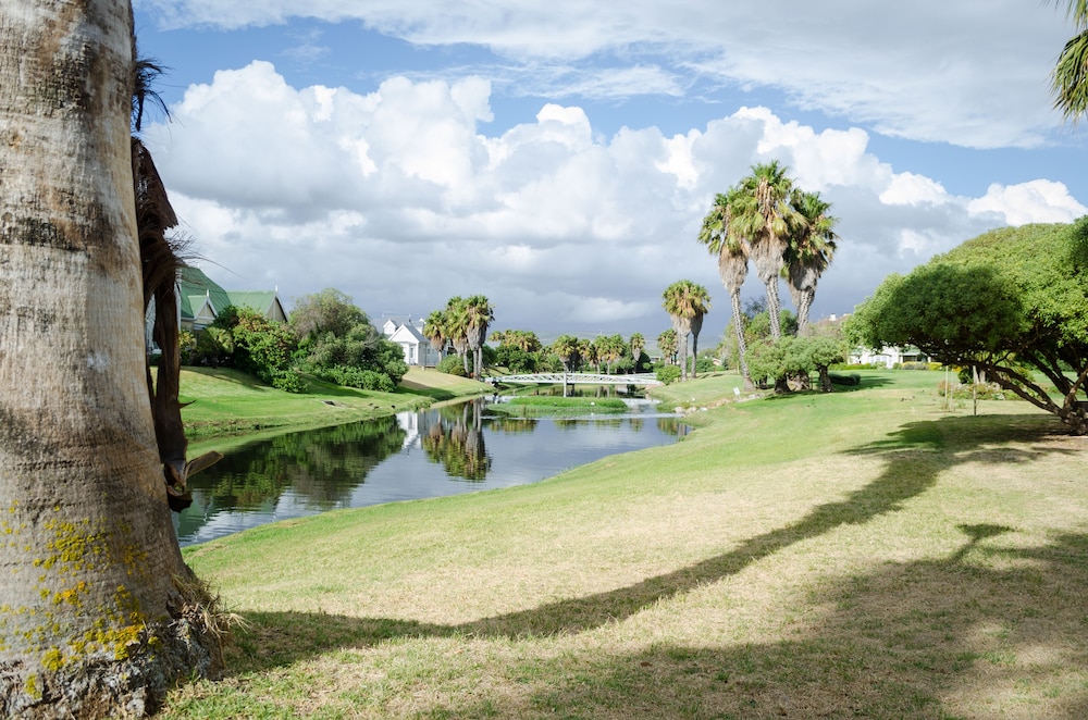 Greenways Golf Estate Sea View Apartment