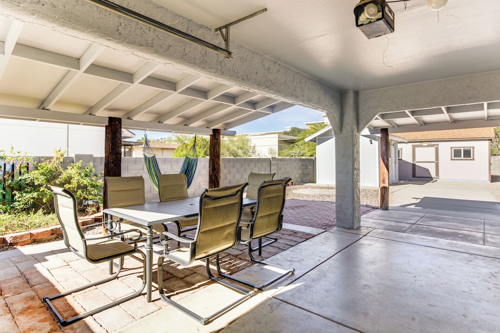 8 Mi to Linda Vista Trail: Tucson Home w/ Patio