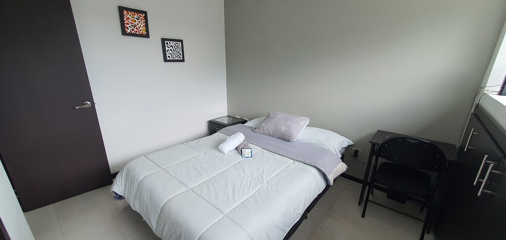 Modern Miravalle Apartment