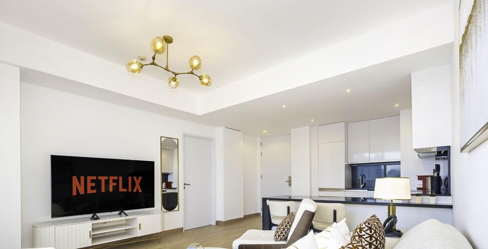 LUX The JW Marina Suite 2