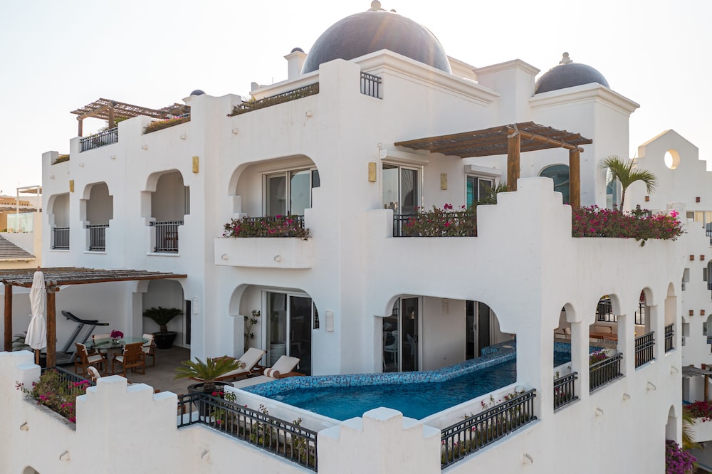 Beachfront Penthouse by Pueblo Bonito