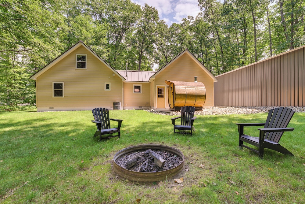 Dock Access + Nearby Beach: Higgins Lake Retreat!
