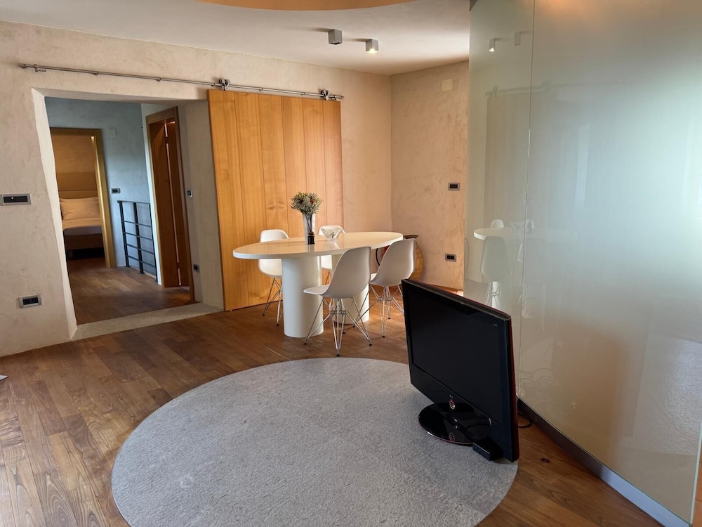 SMARTnoOK Rooms & Apartment