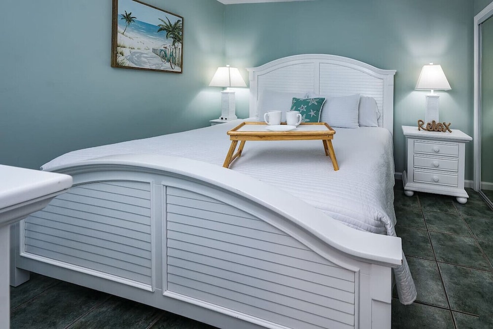 Gulf Serenity Romantic Oceanfront Edgewater T3