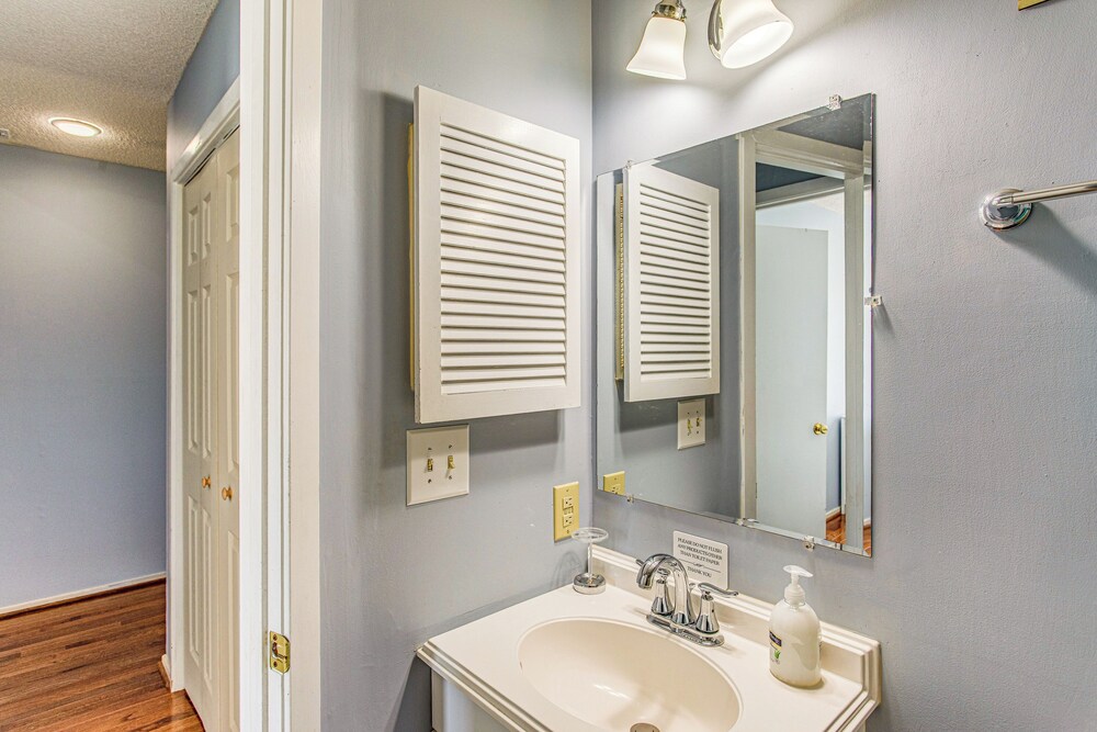 Golf, Gamble & Deep-sea Fish: Little River Condo