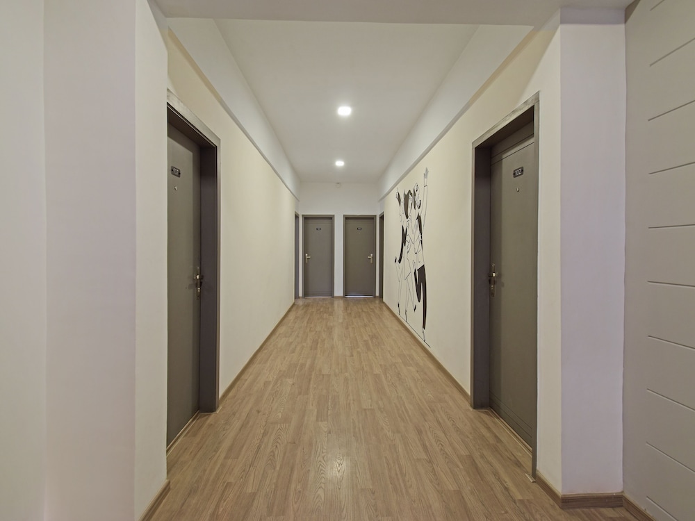 OYO Townhouse 030 Ashram Road Ahmedabad